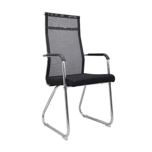 ghe-phong-hop-chan-quy-kquc10-goc-truoc Ghế phòng họp chân quỳ KQUC10 thiết kế lưng cao bằng lưới, đệm ngồi bọc vải màu đen, tay vịn và khung thép mạ crome hiện đại.