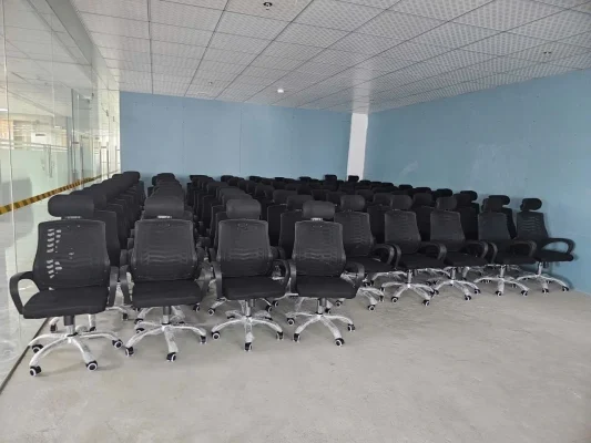 Ghế xoay K302 số lượng lớn cho văn phòng