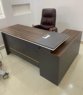 bàn giám đốc cao cấp thi công tại văn phòng Provina Bình Dương