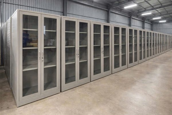 tủ sắt hồ sơ 2 cánh kính,giá rẻ, tiện dụng cho văn phòng công ty tại bình dương