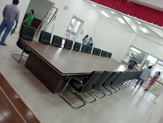 Bàn họp kích thước lớn do Nội Thất Kim Kim sản xuất cho khách hàng